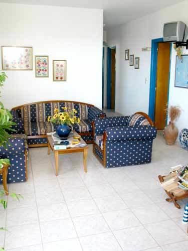 Sunflower Studios Amoopi Room photo
